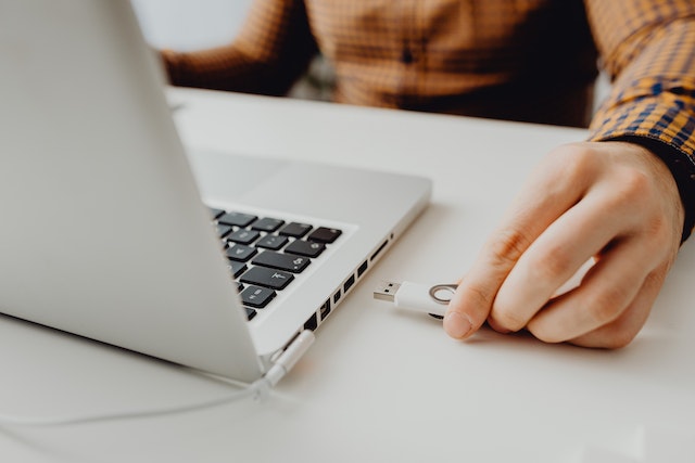 https://www.texno.blog/public/USB-dən kompüterə format atmağın yolları
